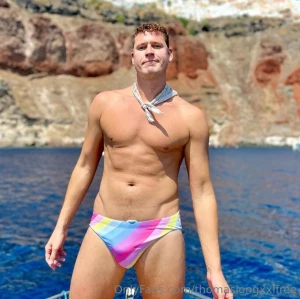 Hi i m thomas i m 6 7 10 inches hung and love to fuck cum join me on