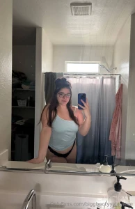 Live right now join me and let s have some fun bby