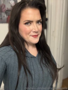 I ll be live to strip for tips in about ten minutes as i put away my