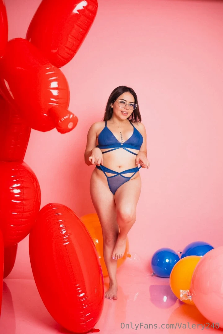 Set pink temptation pink wet and all yours for 15 