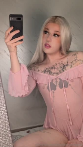 Mirror s lucky to see this first