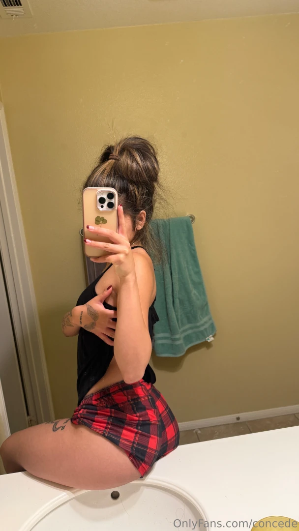 Goodmorning my babies i m going out tn lemmi know if any of you want 