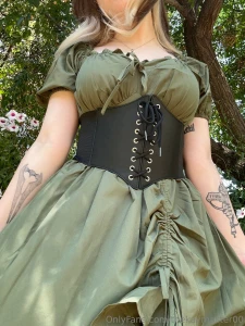 Should i tighten my corset more