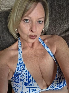 I don t need to try too hard one photo and you re already in your