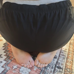 Who can put their meat in my hips and soles sandwich part 2