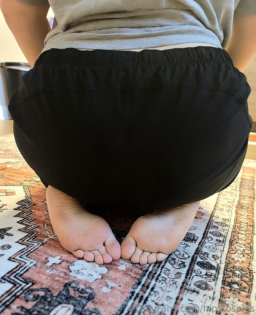 Who can put their meat in my hips and soles sandwich 