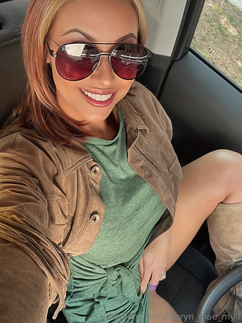 Pull them to the side and fuck me right there in my car 