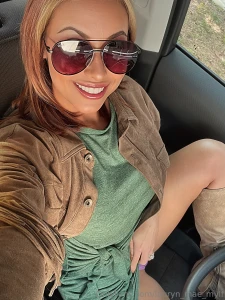 Pull them to the side and fuck me right there in my car