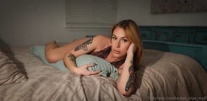 Happy milf monday guys hope everyone is staying warm and has a great