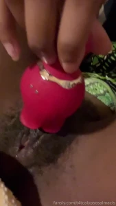 I loveeee getting my tdick licked it makes my pussy leak so much