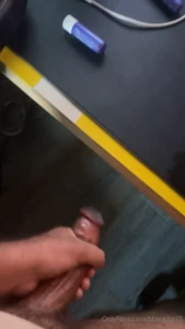 Mon boss rebeu s est tap une branlette de 2h en matant nos vid os et