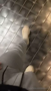 Ce jeune rebeu de cit me sort sa grosse bite dans le m tro en plein ch