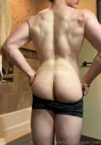 Yes i like my booty and having fun with it