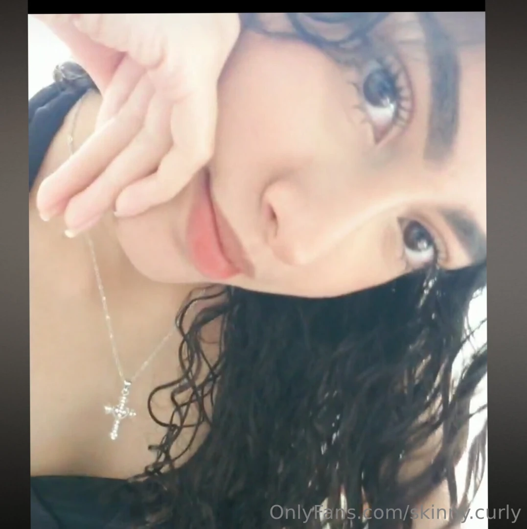 I love playing with looks are you brave enough to play with me 