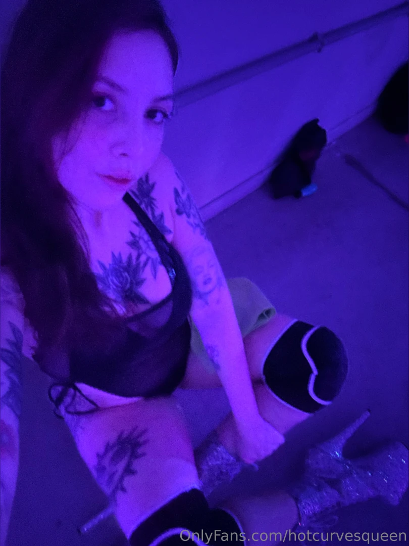 Streaptease in the pole dancing the song wicked game 