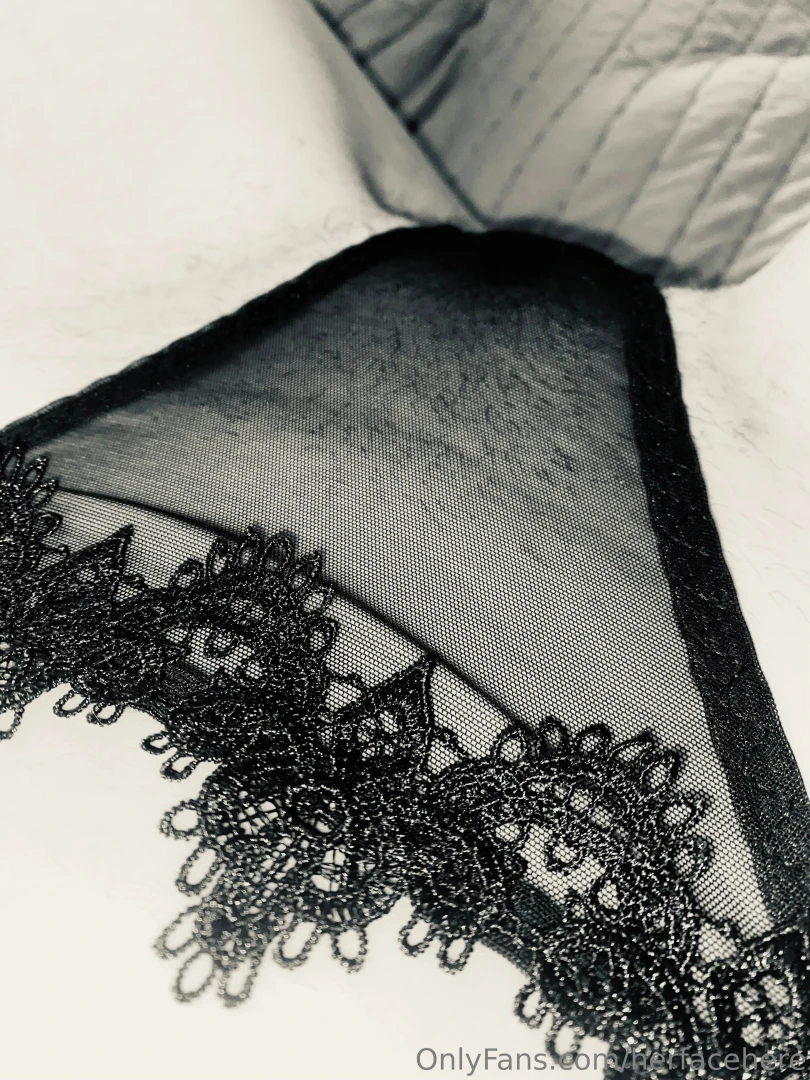 I bet this makes you wish you could see my pussy 