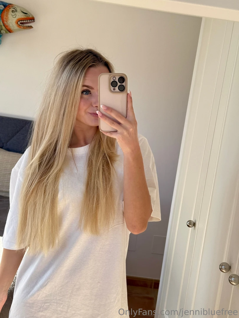 Are u team white or team black color 