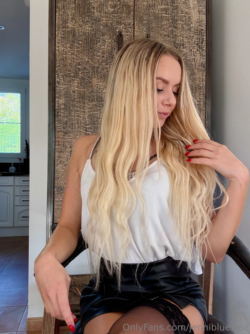 Close your eyes unless you want to be surprised 