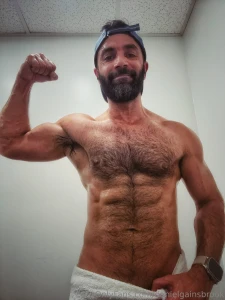 Your friendly neighbourhood horned up gym dad