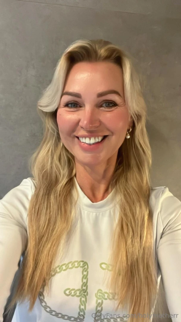 Do you think my daughter looks like me 