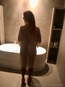 Heerlijk in bad en daarna smeer jij me in met mijn lievelingsolie