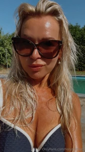 Hi babe i just came out of the shower first shootingday with my babe