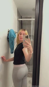 About to get my nails done pay and get a surprise fyp dom paypigs pay