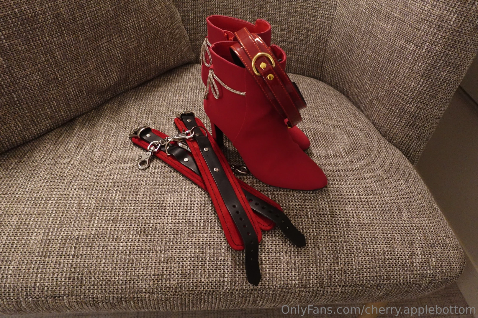 All your fantasies come true here enjoy this 14 pic bundle 