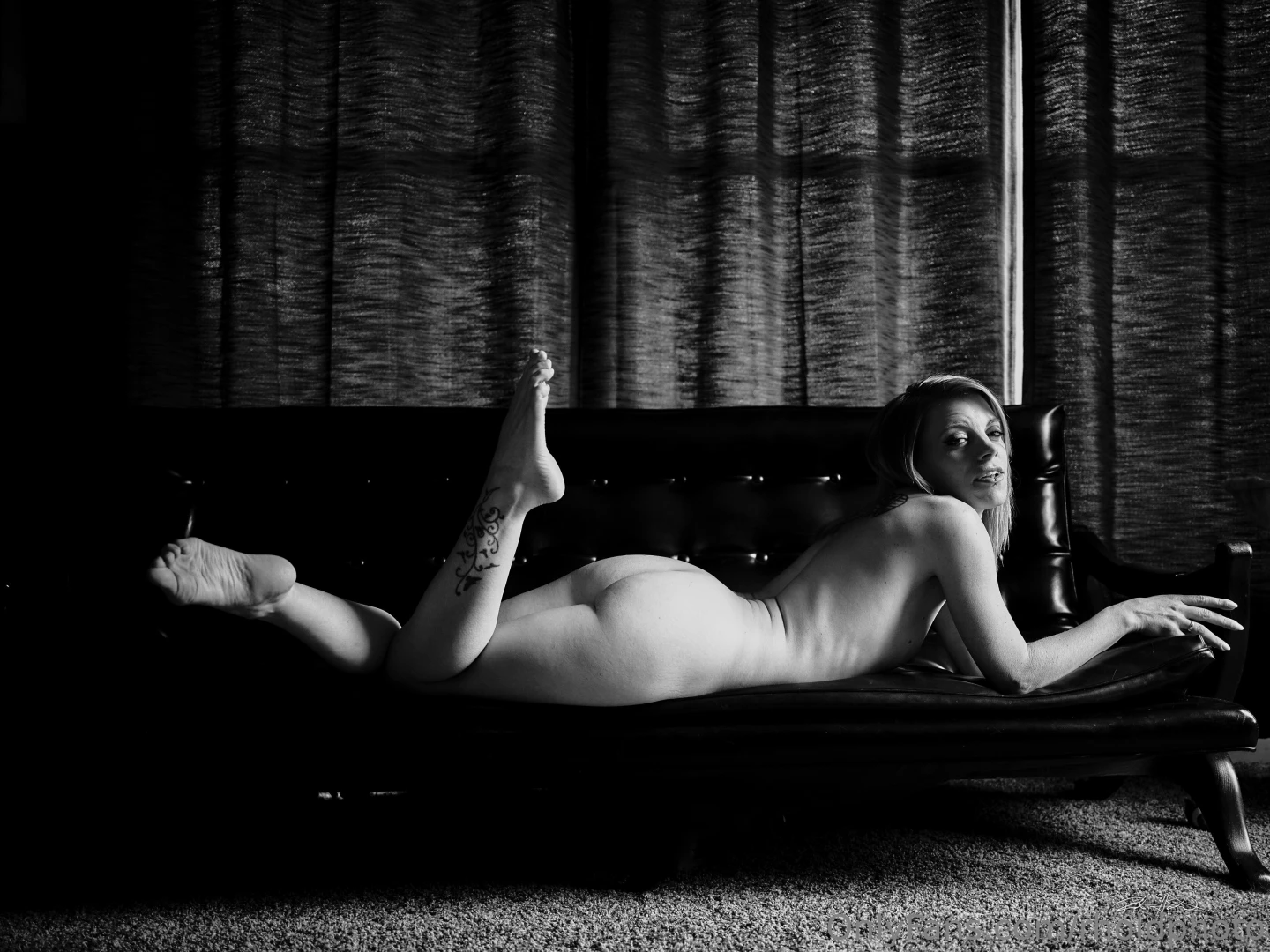 We have another black and white set with riann nova we took advantage 