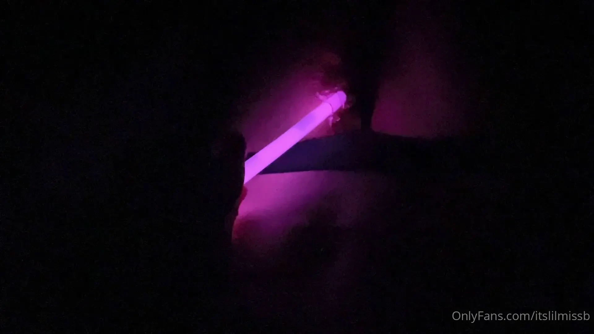 Wanna come play with me in my bed 