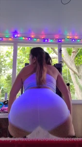 Twerkout complete show me some love and drop some cash on this ass