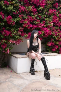 My ass got cold sitting here think you d like to warm it up