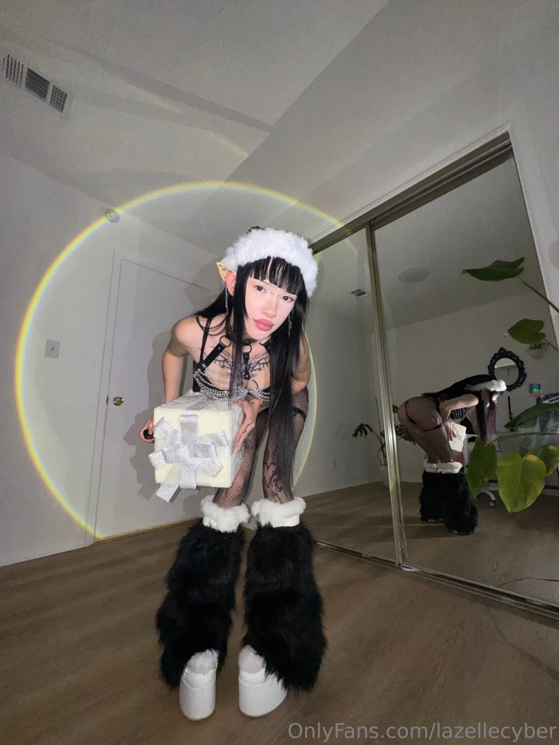 I got you a gift it s me gt d 