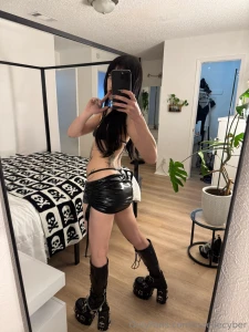 Do you prefer natural content or cosplay ps the fish was soooo good