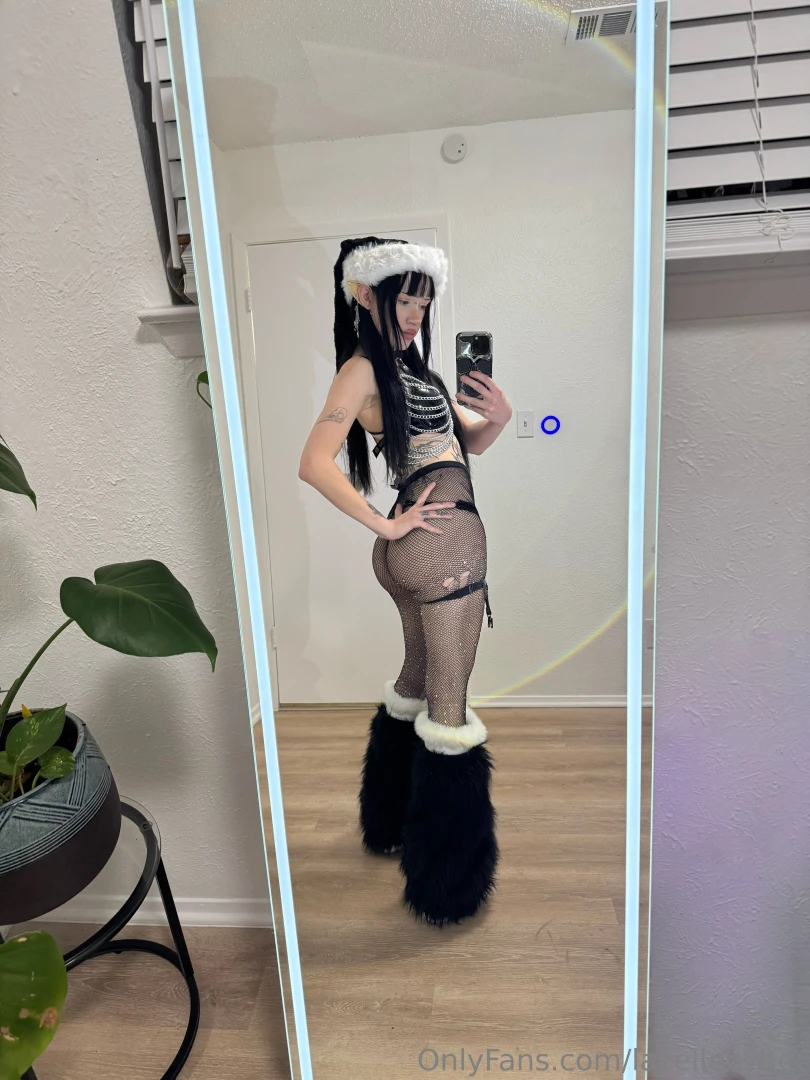 Elf booty ps did you see my new christmas banner part 1 