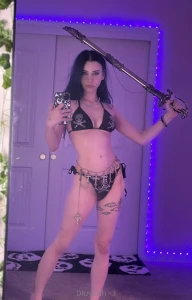 Do i look dominant enough to take charge or are you cocky enough to