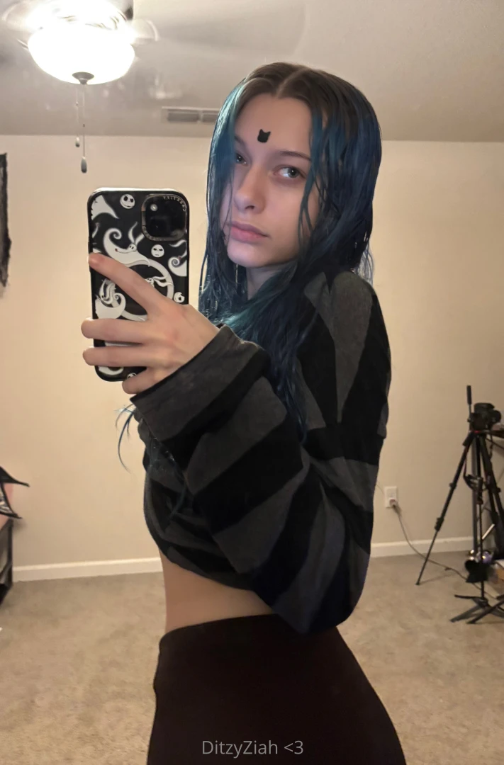 Fresh out of the shower im cold warm me up 