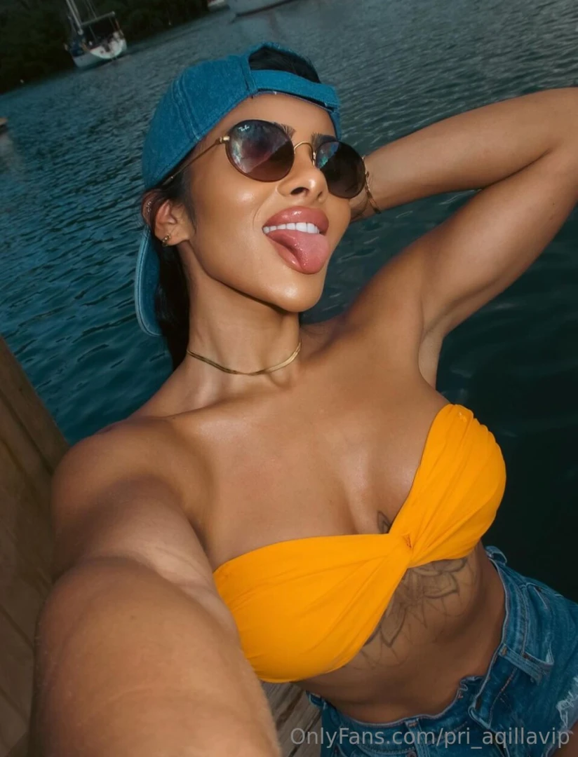 I ve got a playful tongue wanna see 