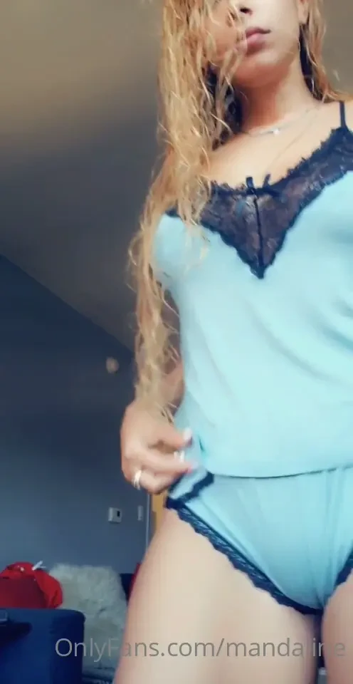 Hey boys hows your day going would fuck me tip me if youd fuck me tip 