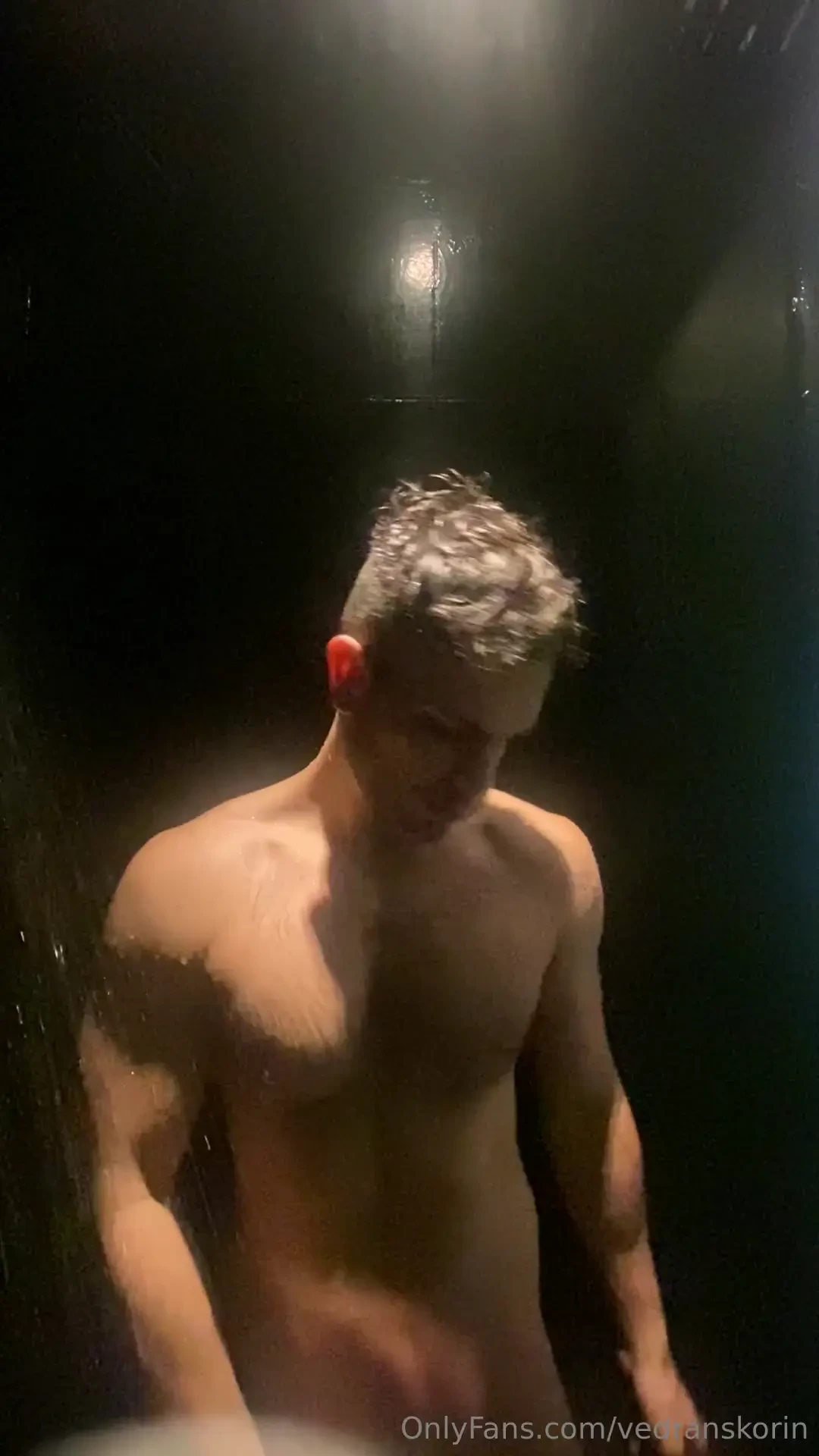 Toda la secuencia de la ducha del gym aqu porfa opinen pa no sentir 