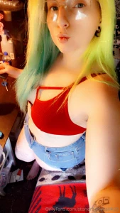 Lil mama sexy as she wanna be