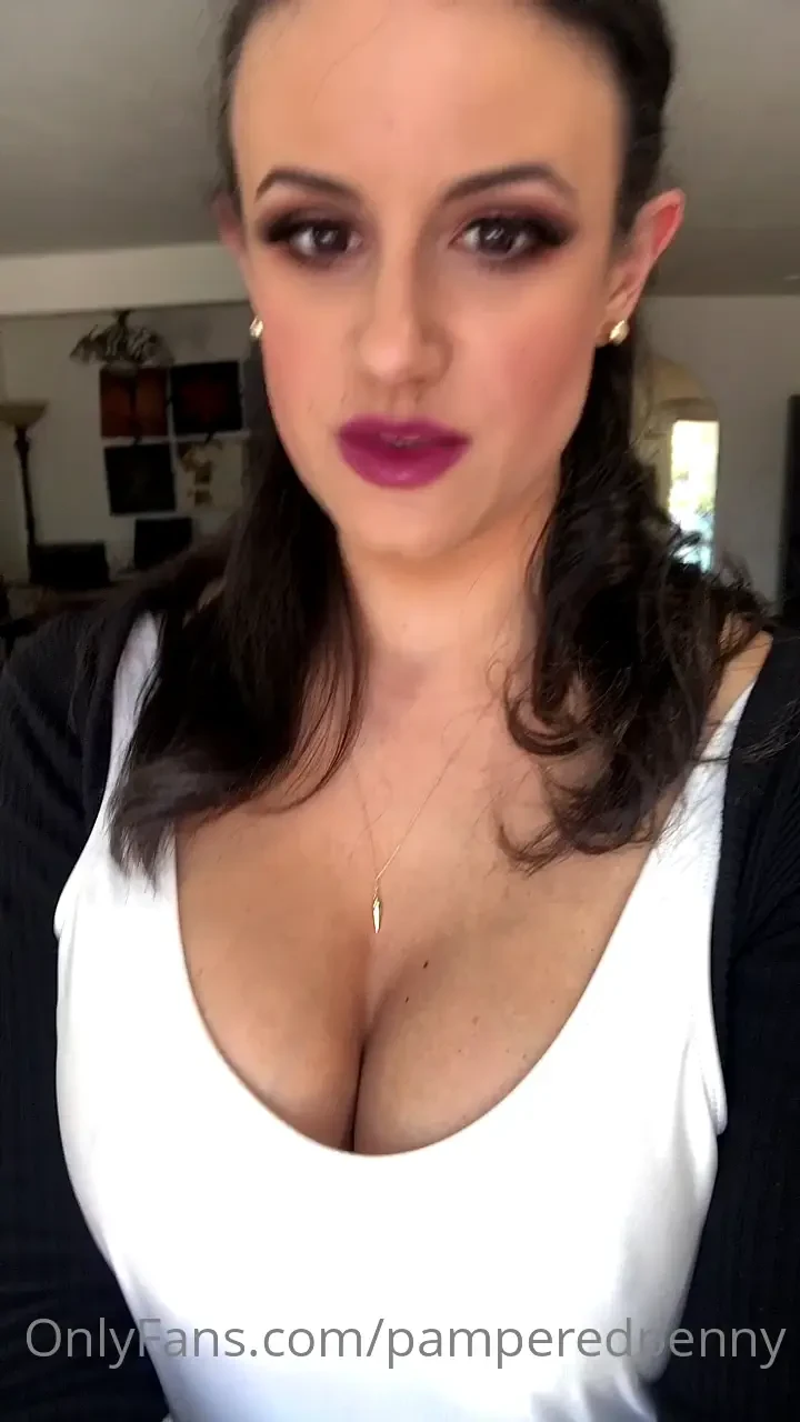 Just saying hello really quick wish i had someone here to fetch my 