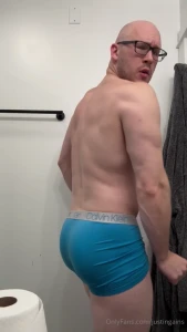 For my muscle fans daddy flexing