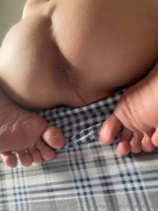 Nice n simple pics with my hole n sole - hope your post-holiday monday part 2