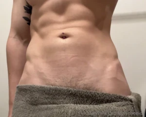 Been trying to get good pictures of my ab veins all week lucky for you
