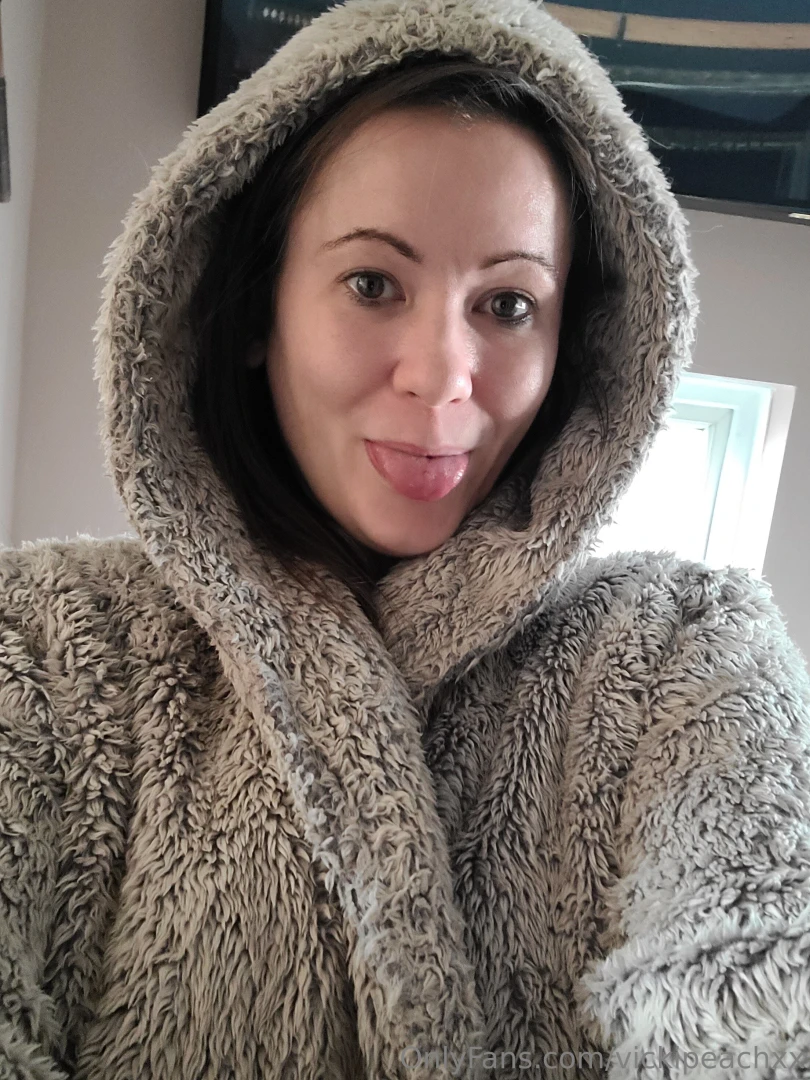 Do i look cozy n warm this freezing morning in the uk 