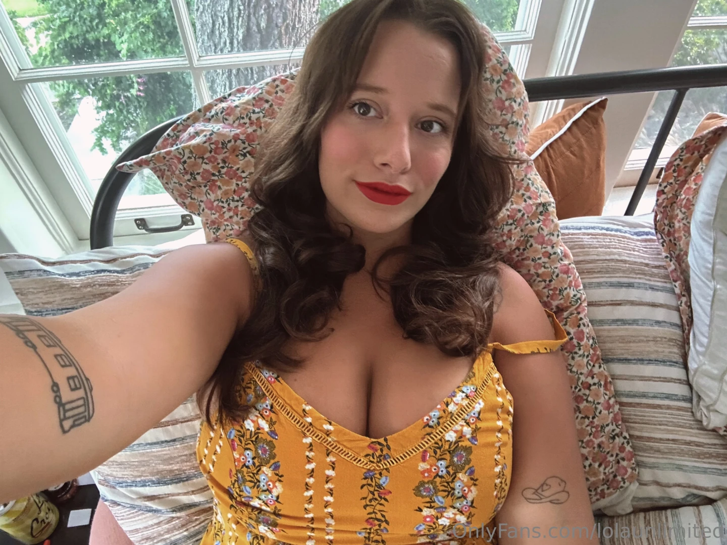 Red lips and a red bottom part 1 