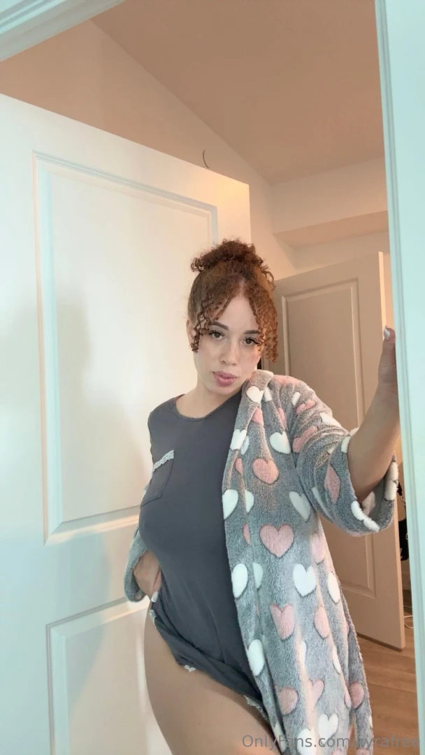 Message me here to see what s under https onlyfans com kyraxvip 