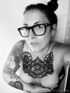 Curvybabe55 hot curvy girl just for you subscribe to talk privately part 1