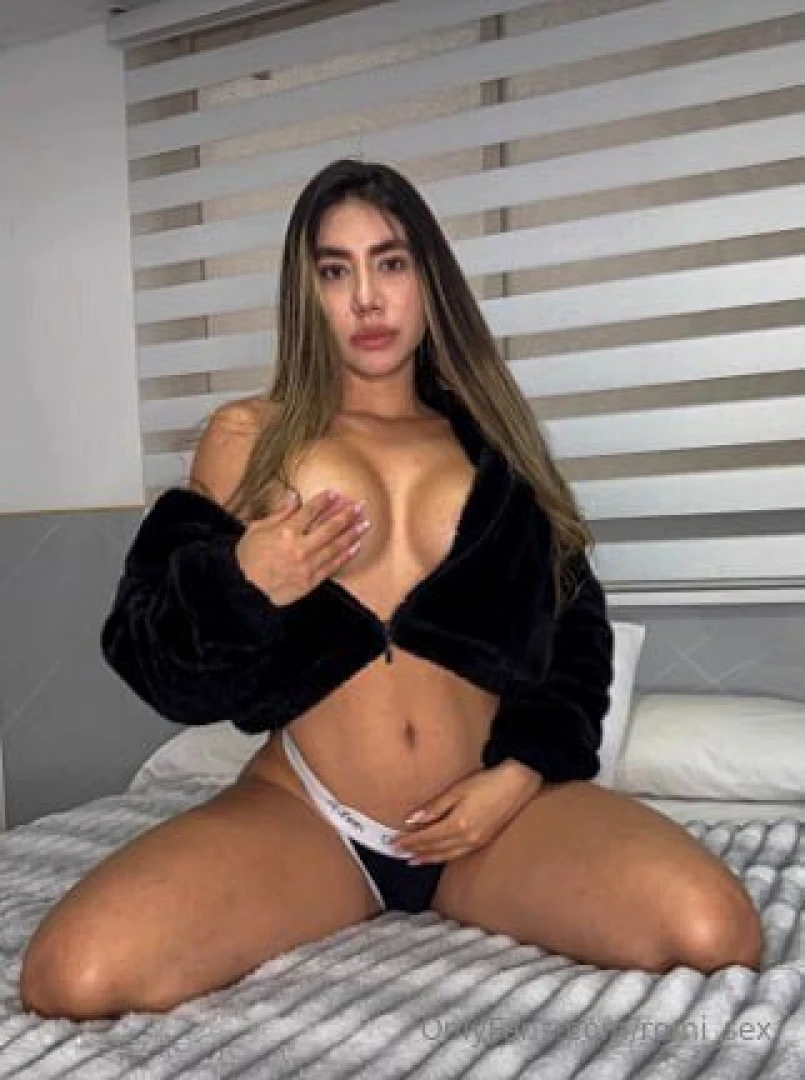 Hey guys stop scrolling anabel_joones stunning looks and a vibe that s 